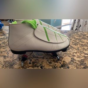 Riedell 796 boot men size 9 with Arius Platinum Plate size 8